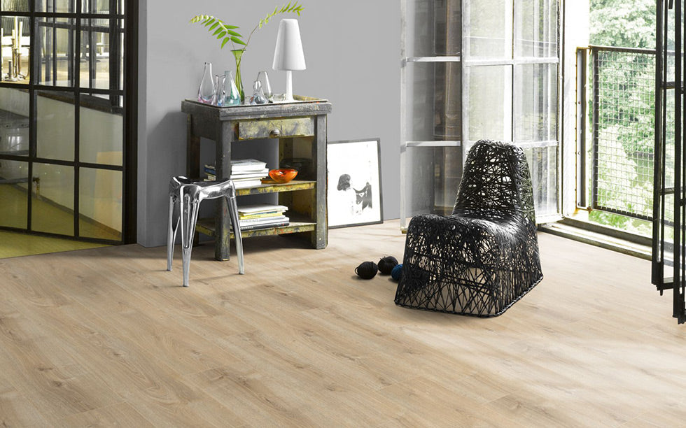 Oak Nova Light Limed - Basic 600 4V 8mm AC4/Class 32 Wide Plank